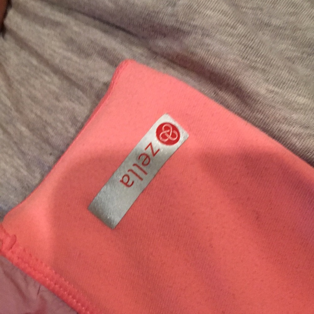 ZELLA SHORTS - Picture 2 of 2